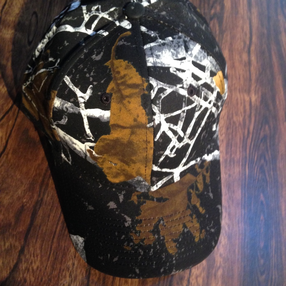 Black camo hat